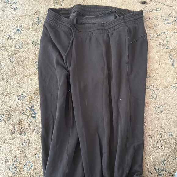 aeire sweat pants size L - Picture 1 of 1